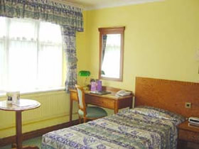 Royal Chace Hotel, Enfield, Middx - Typical Guest Room